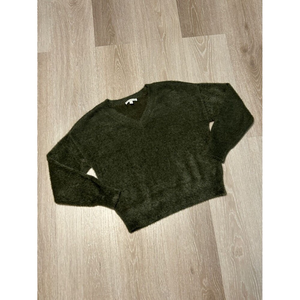 Chelsea & Violet Green Eyelash V-Neck Semi Cropped Sweater sz Large